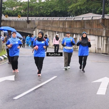 Runner Photo 7960331