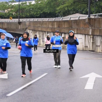 Runner Photo 7960333