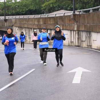 Runner Photo 7960336