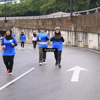 Runner Photo 7960344
