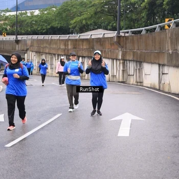 Runner Photo 7960345