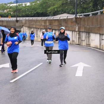 Runner Photo 7960346