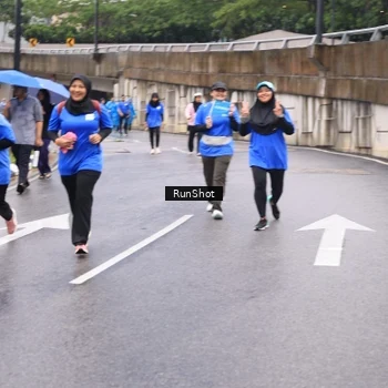 Runner Photo 7960347