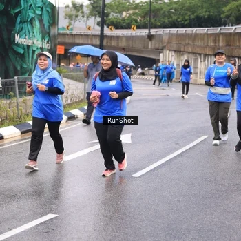 Runner Photo 7960353