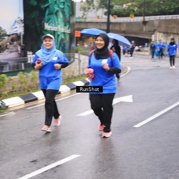 Runner Photo 7960356