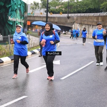 Runner Photo 7960358