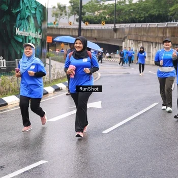 Runner Photo 7960359