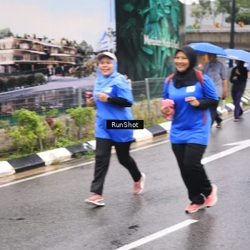 Runner Photo 7960365