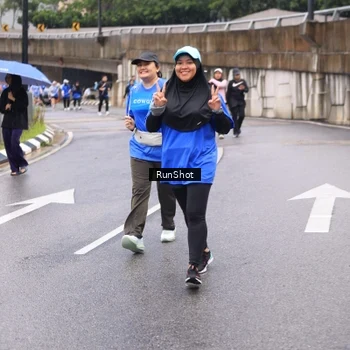 Runner Photo 7960371