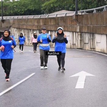 Runner Photo 7960373