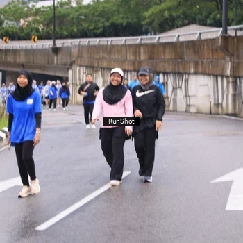 Runner Photo 7960411