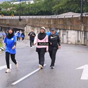 Runner Photo 7960413