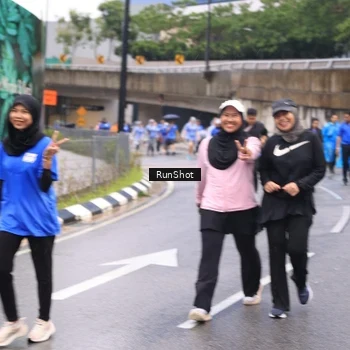 Runner Photo 7960431