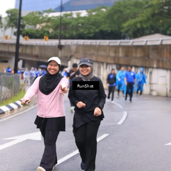 Runner Photo 7960436