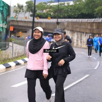 Runner Photo 7960447