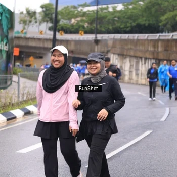 Runner Photo 7960452