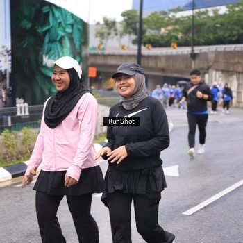 Runner Photo 7960457