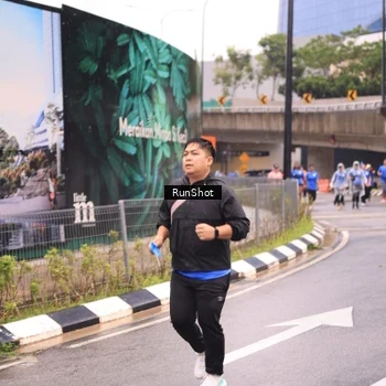 Runner Photo 7960464