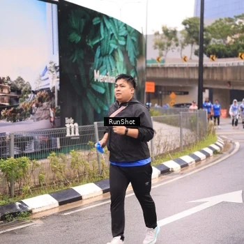 Runner Photo 7960467