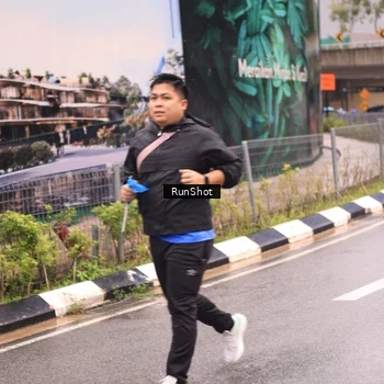 Runner Photo 7960474