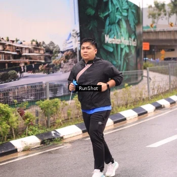 Runner Photo 7960486