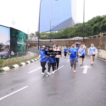 Runner Photo 7960538