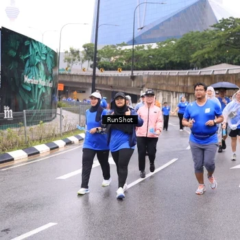 Runner Photo 7960542