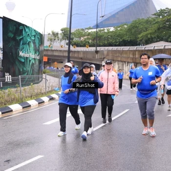 Runner Photo 7960543