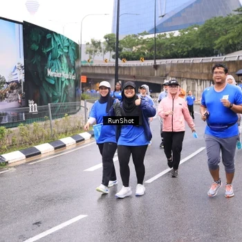 Runner Photo 7960549