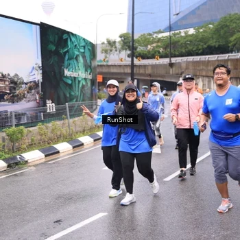 Runner Photo 7960550