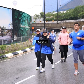 Runner Photo 7960551