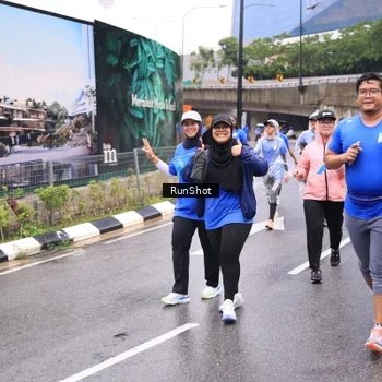 Runner Photo 7960555