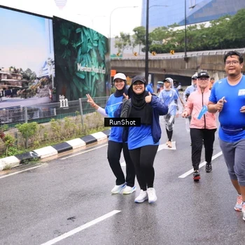 Runner Photo 7960573