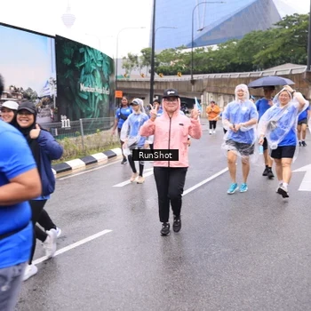 Runner Photo 7960574
