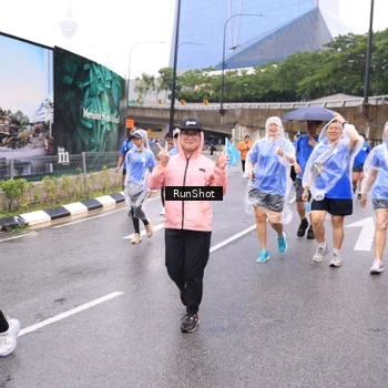 Runner Photo 7960616