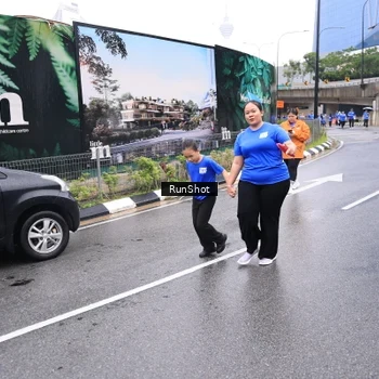 Runner Photo 7960672