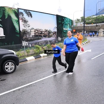 Runner Photo 7960676
