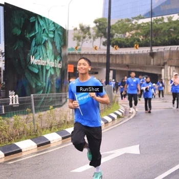 Runner Photo 7960683