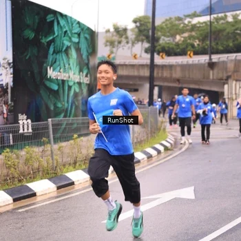 Runner Photo 7960687
