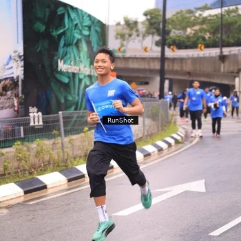 Runner Photo 7960689