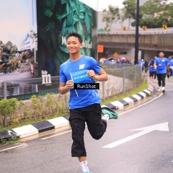 Runner Photo 7960691