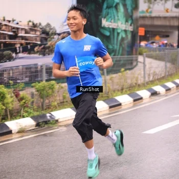 Runner Photo 7960692