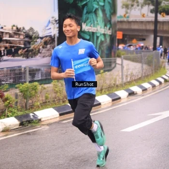 Runner Photo 7960693