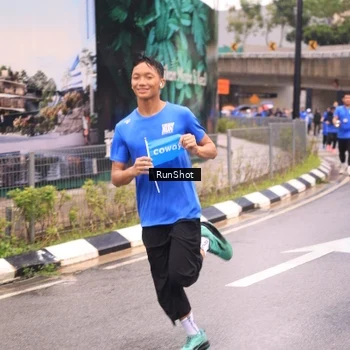 Runner Photo 7960695