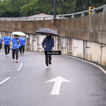 Runner Photo 7960697