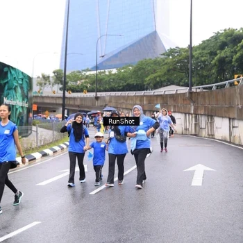 Runner Photo 7960861