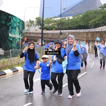 Runner Photo 7960872