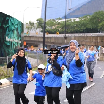 Runner Photo 7960875