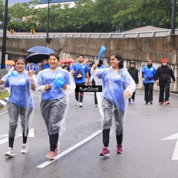 Runner Photo 7960884