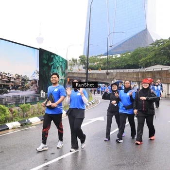 Runner Photo 7960975